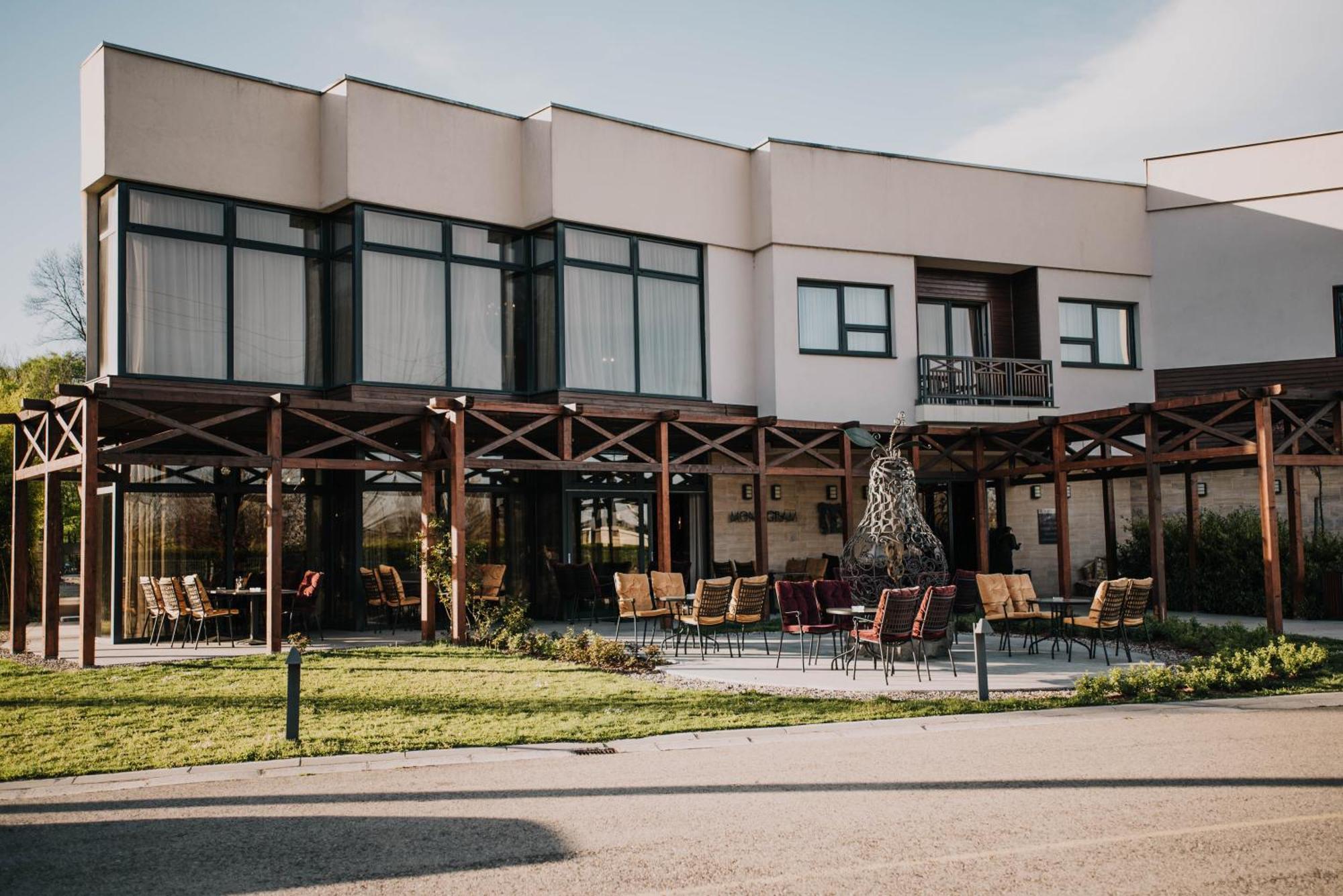 Hotel & Distillery Monogram Gradac  Exterior photo