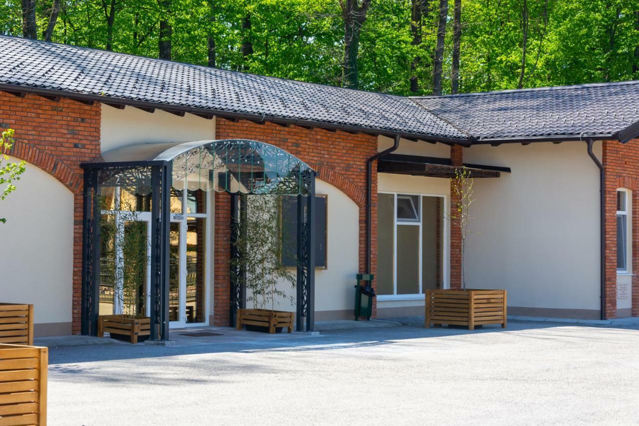 Hotel & Distillery Monogram Gradac  Exterior photo