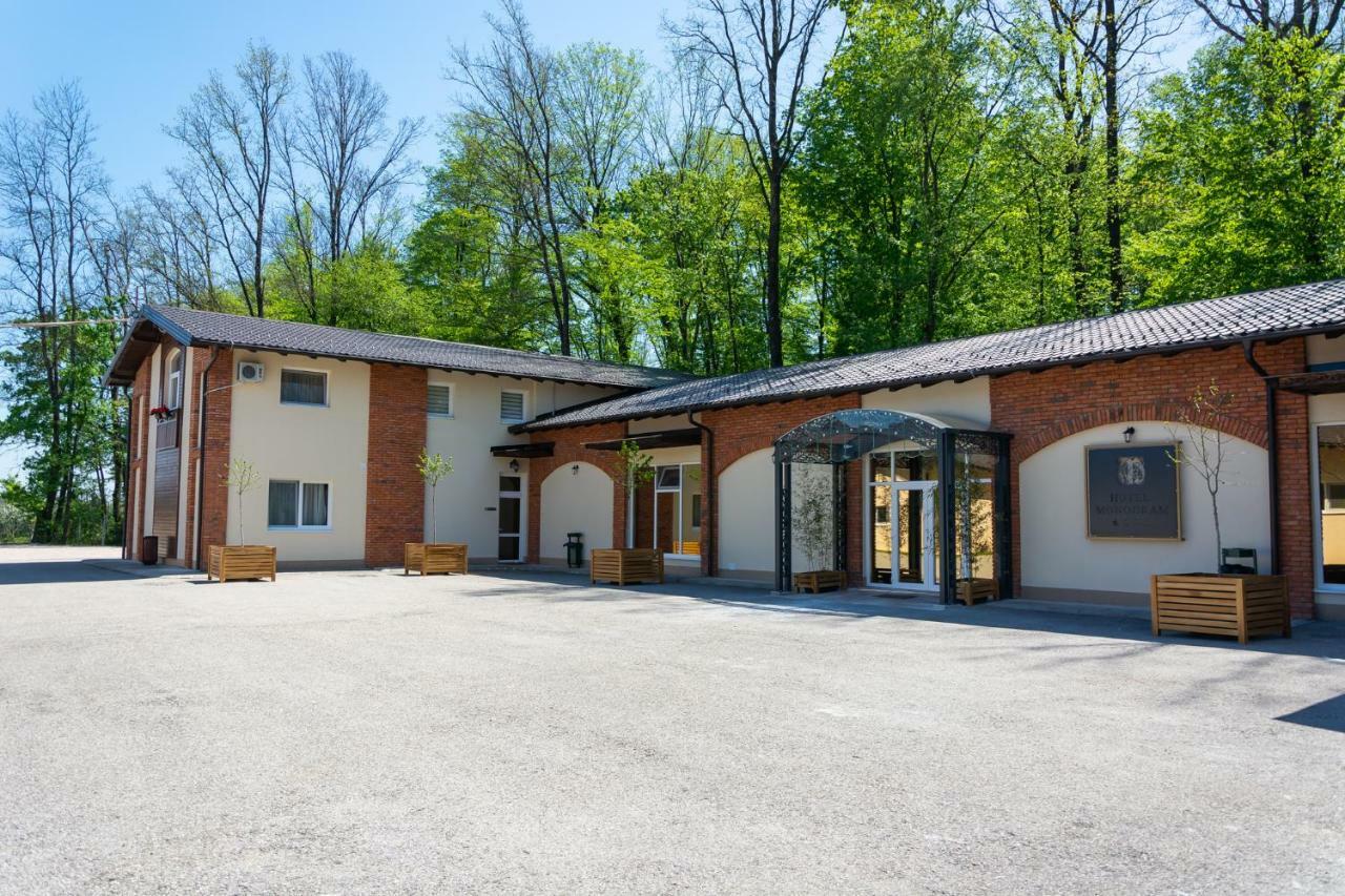 Hotel & Distillery Monogram Gradac  Exterior photo
